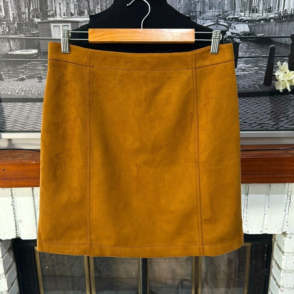 Ann Taylor Women Faux Suede Skirt Size 10 A Line New Fully Lined Sexy Short Mini